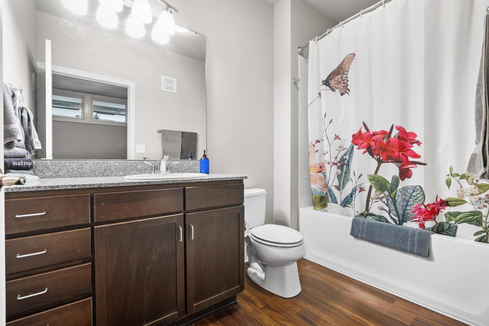 Vibrant 2Br Corner Suite And Free Parking At Cityway Indianapolis Exterior photo